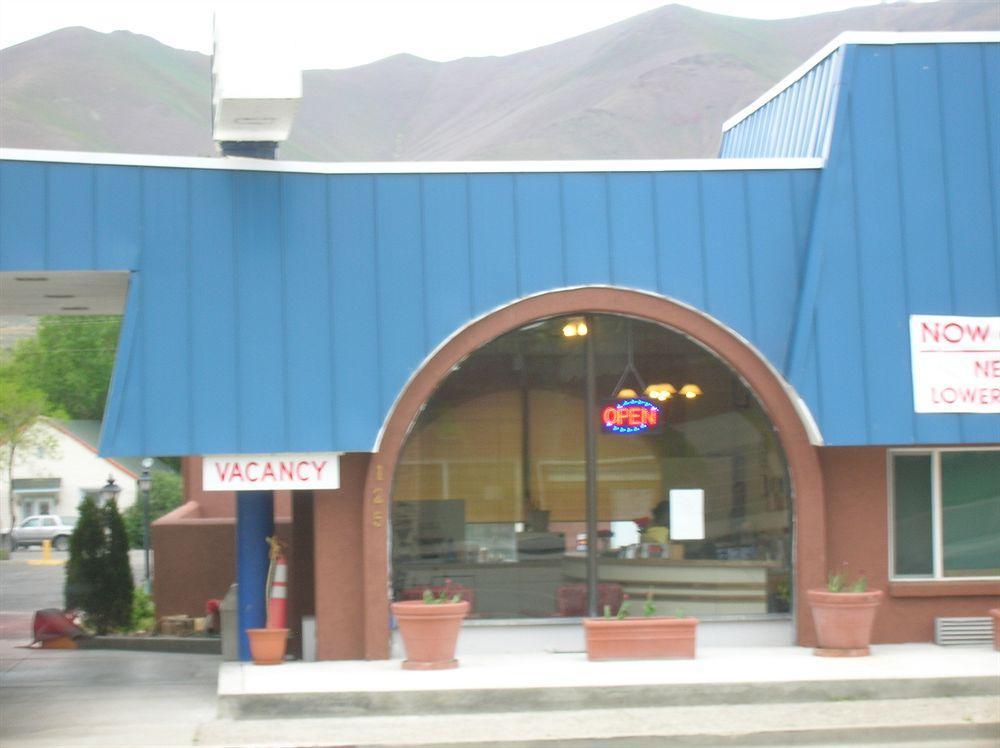 Val-U Inn Уиннемакка Экстерьер фото